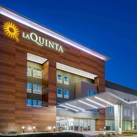La Quinta Inn & Suites By Wyndham Louisville Ne - Old Henry Rd Exterior photo